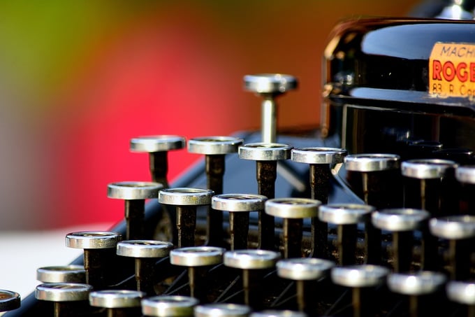 typewriter-1161519_960_720-1